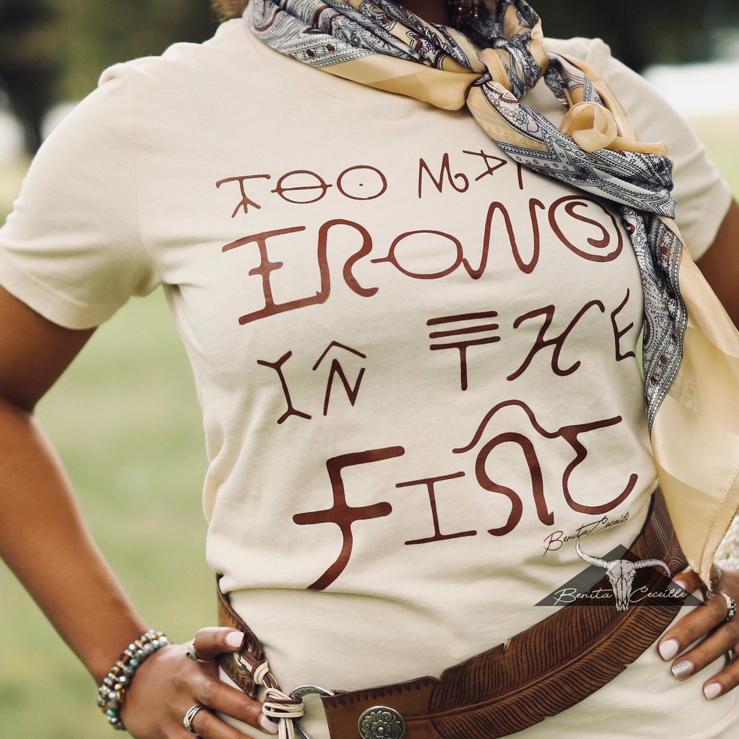 Too Many Irons T-Shirt Cream, Benita Ceceille