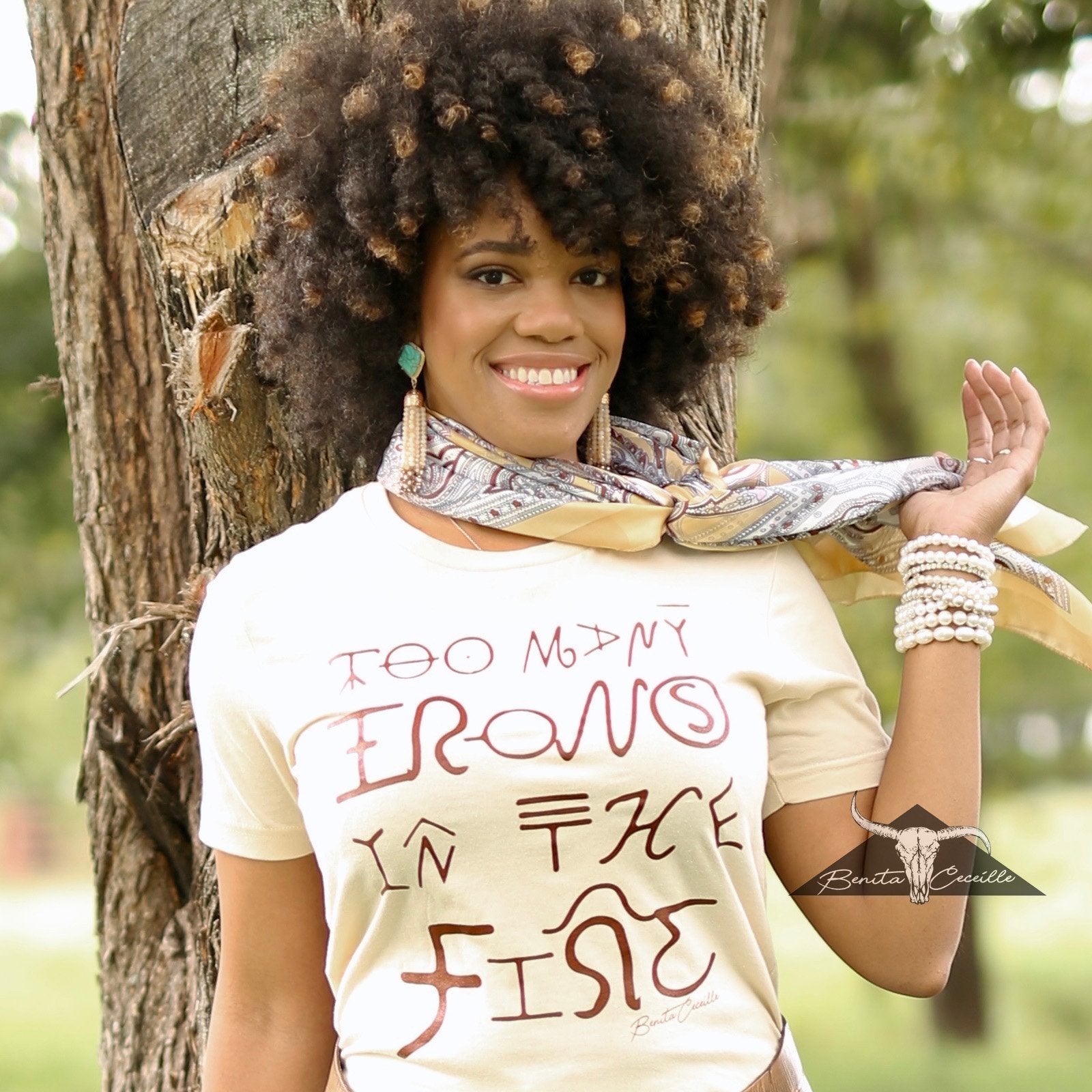 Too Many Irons T-Shirt Cream, Benita Ceceille