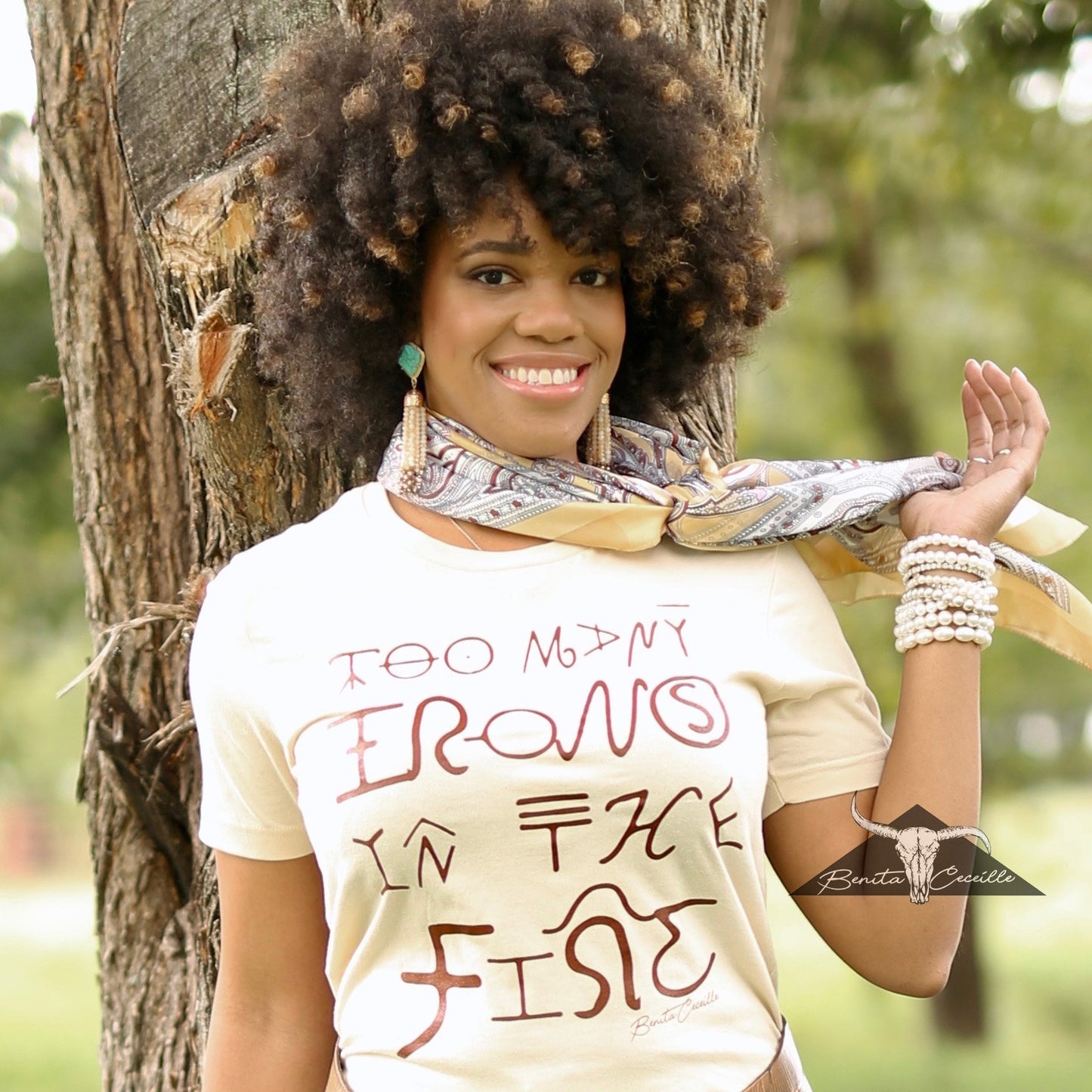 Too Many Irons T-Shirt Cream, Benita Ceceille
